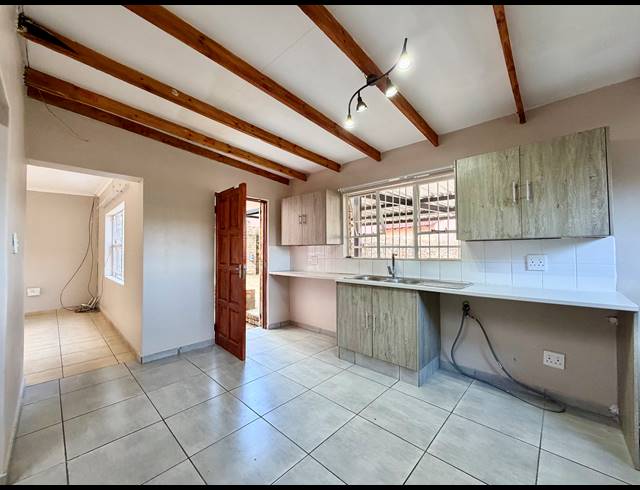 3 BEDROOM CLUSTER RENTED IN GLENVISTA